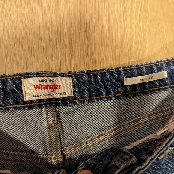 Women's Blue Denim Skirt - Picture 6 of 7